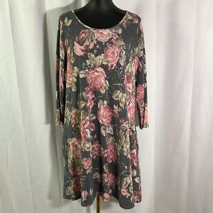 🛍 6 for $35 • NWT HEIMISH USA Floral Print 3/4 Sleeve Knit Mini Dress